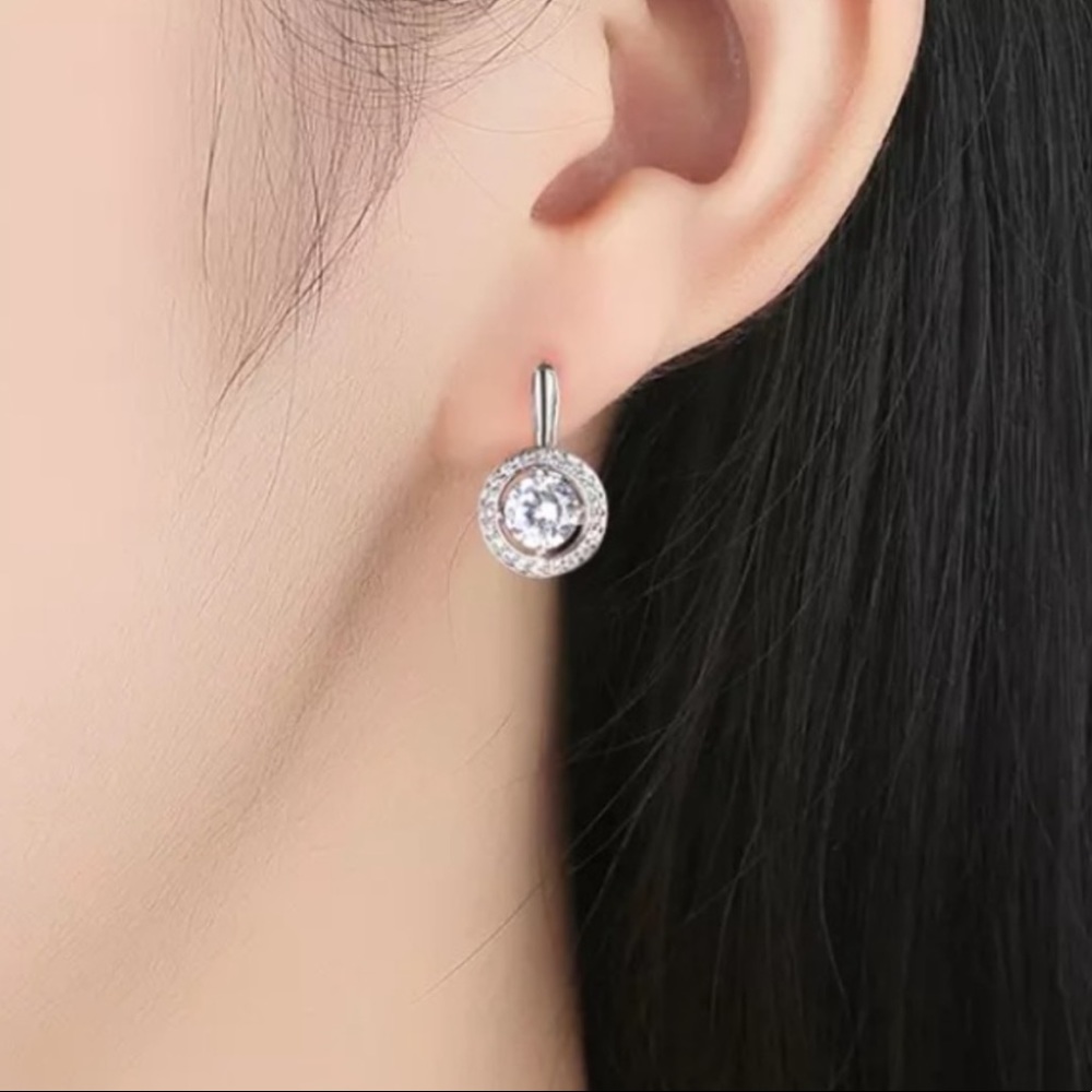 NEW S925 SILVER ROUND DIAMOND STUD EARRINGS - Picture 5 of 5